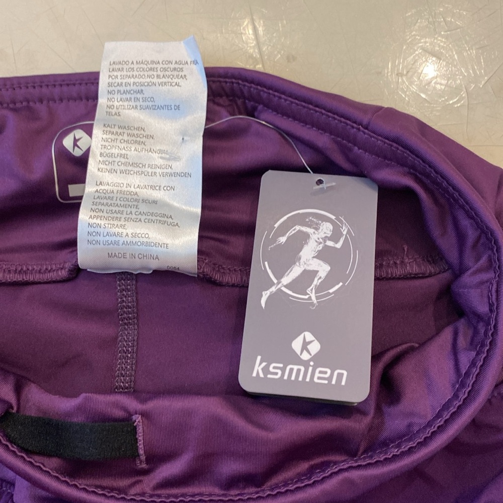Kamien 2 in 1 Running Short w/Built In Tight Shorts.  Has Phone Pocket.‎ XS - Picture 7 of 7